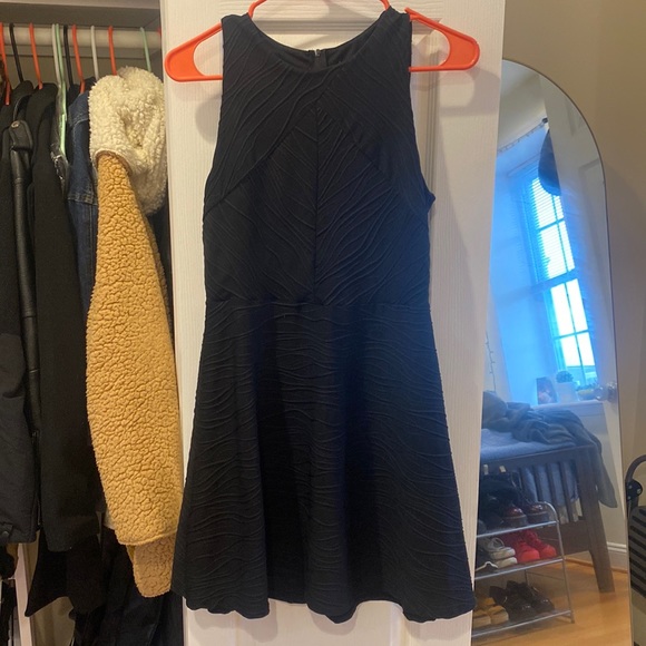 Express black dress with  textured pattern - Picture 1 of 4